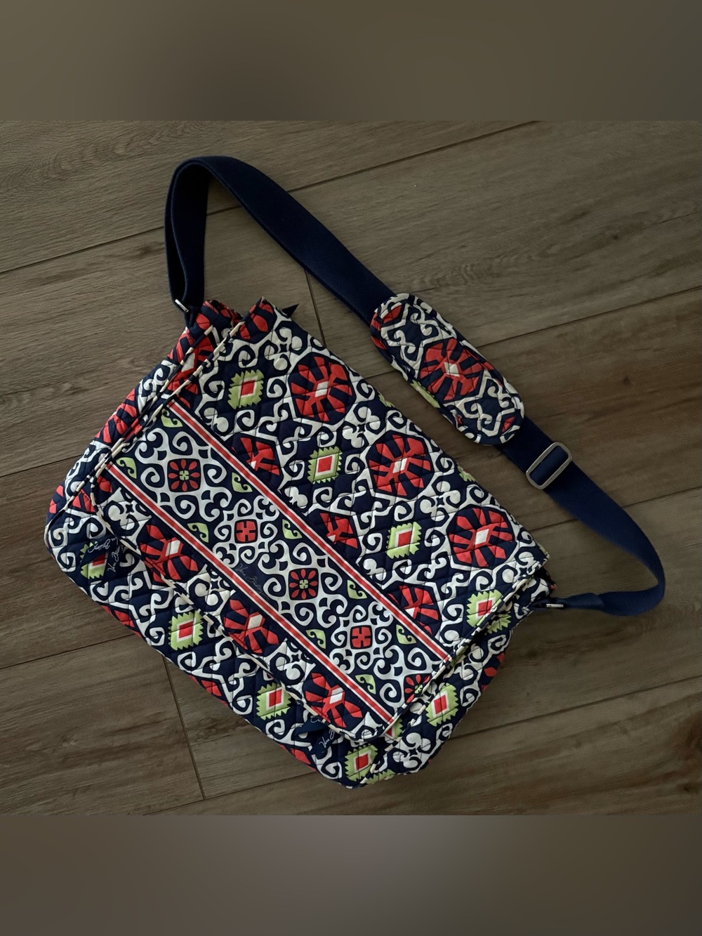 Vera Bradley Padded Quilted Multicolor Floral Messenger Bag/Laptop Case